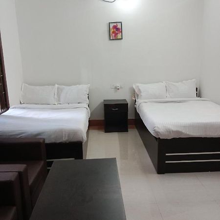 גווהטי Niroda Guest House מראה חיצוני תמונה