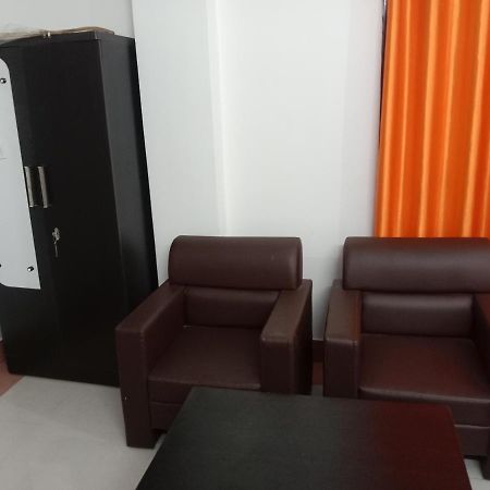 גווהטי Niroda Guest House מראה חיצוני תמונה