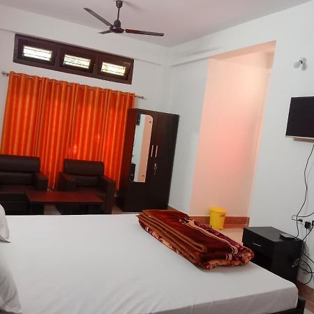 גווהטי Niroda Guest House מראה חיצוני תמונה