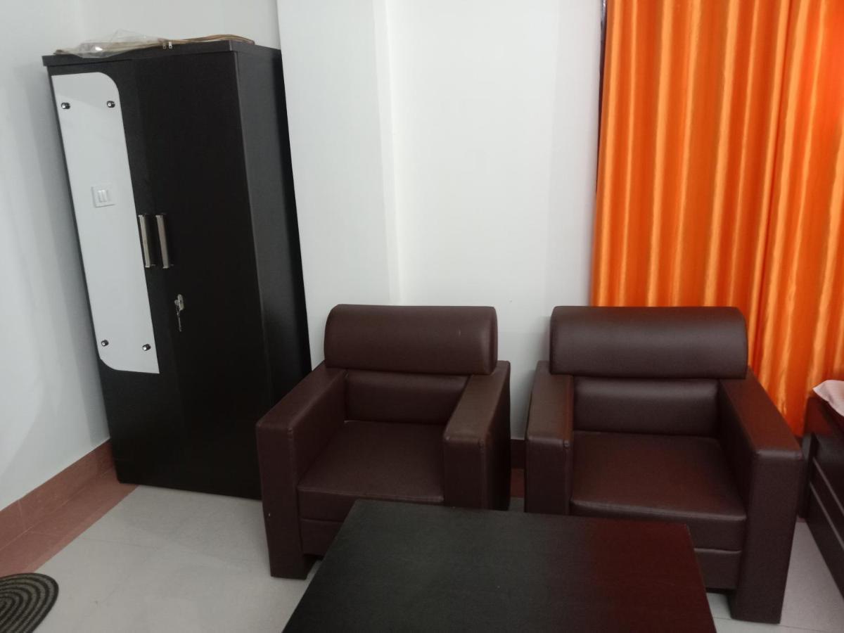 גווהטי Niroda Guest House מראה חיצוני תמונה