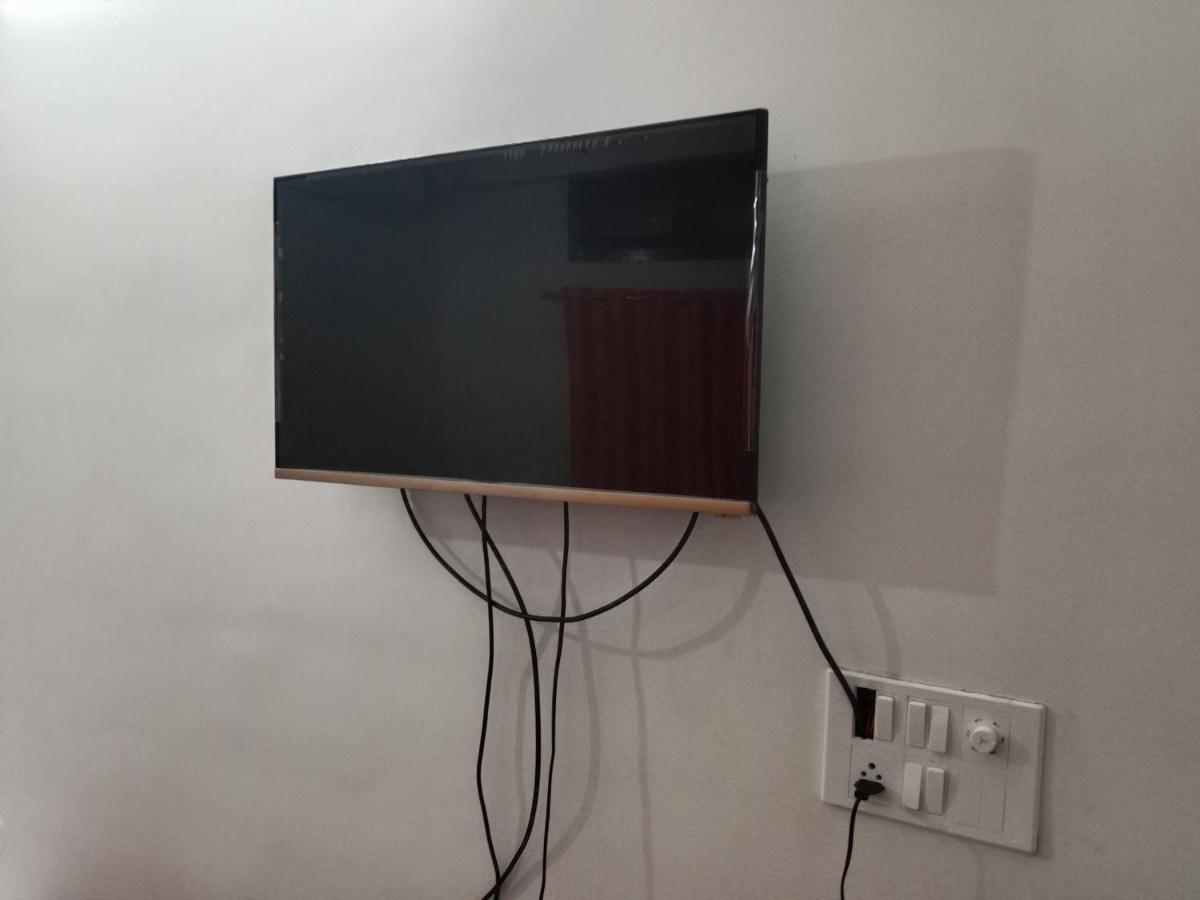 גווהטי Niroda Guest House מראה חיצוני תמונה