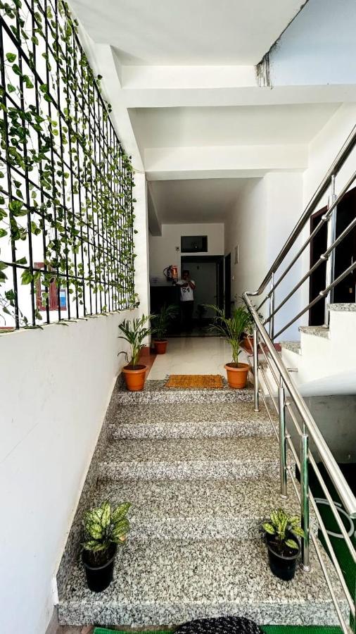 גווהטי Niroda Guest House מראה חיצוני תמונה